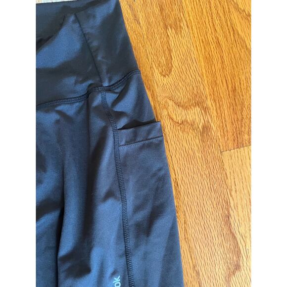 Reebok gray 2 pocket leggings XL Perfect condition 91%‎ polyester 9% spandex - Picture 4 of 4